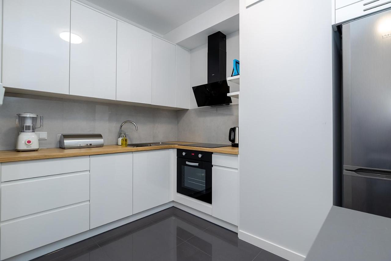 Wola Luxe Apartment Warsaw Exterior photo